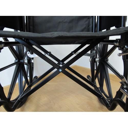 Silla De Ruedas De Acero Esmaltada De 45 Cm Negra Cañuela Elevapiernas Desmontables 120 Kg. - Vitalefy