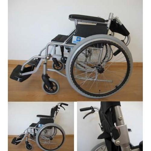 Silla De Ruedas De Aluminio Economica 44 Cm Gris Neumatica Y Brazos Fijos R.D. 6 Pulg R.T. 22 Pulg - Vitalefy